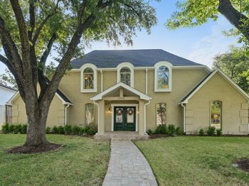 1302 Riverview Circle