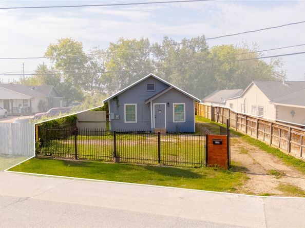9302 Waller Street, Houston TX 77012