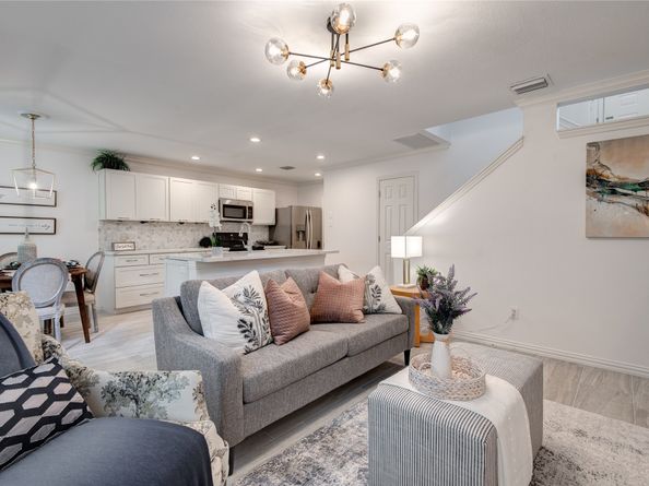 35 N Walden Elms Circle, The Woodlands TX 77382