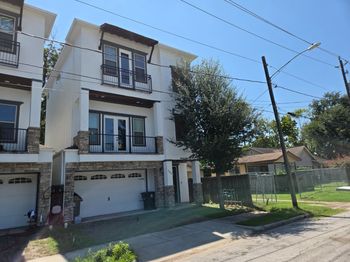 1516 Amundsen Street