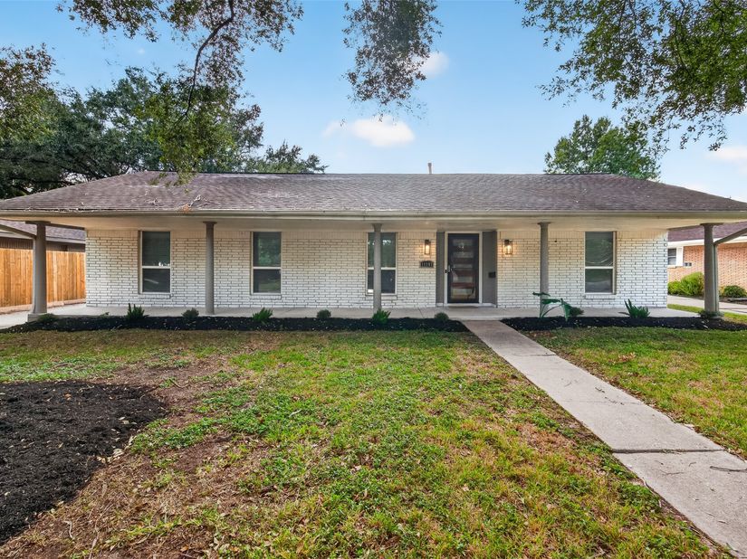 11107 Cedarhurst Drive, Houston TX 77096