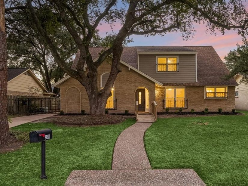 2807 Triway Lane, Houston TX 77043