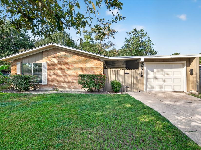 6518 Birdwood Road, Houston TX 77074