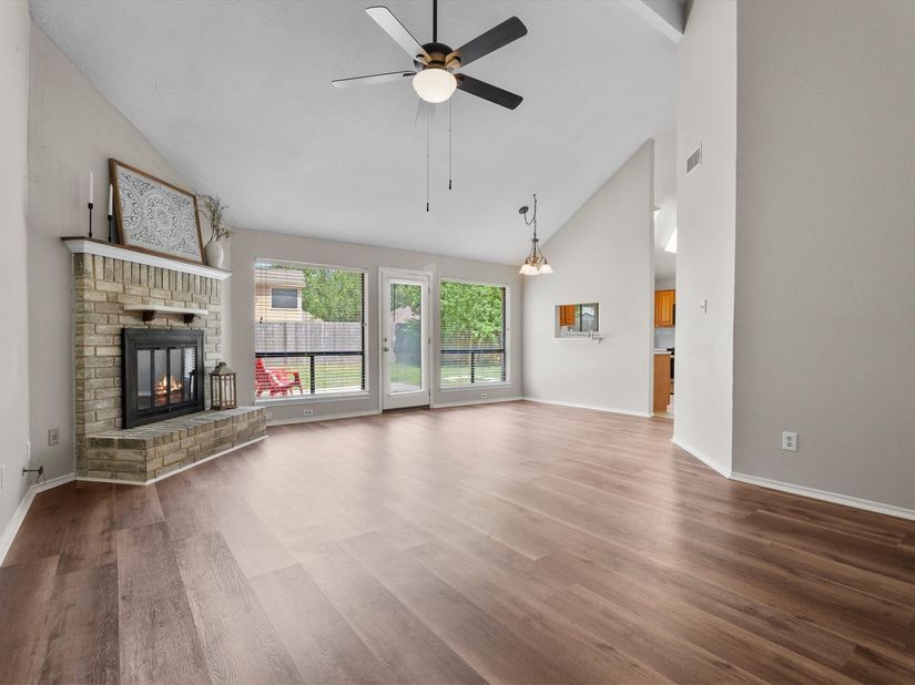 2035 Woodhue Drive, Spring TX 77386