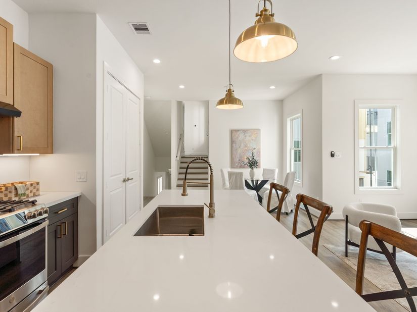 1138 W 16th Street, Houston TX 77008