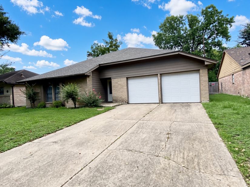 15634 Fox Springs Drive, Houston TX 77084