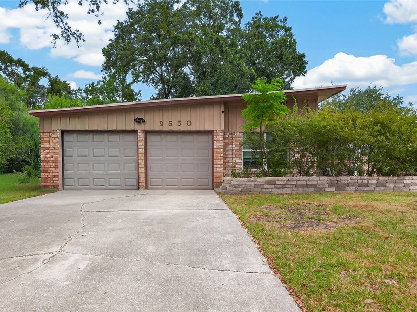 9550 Fairdale Lane, Houston TX 77063