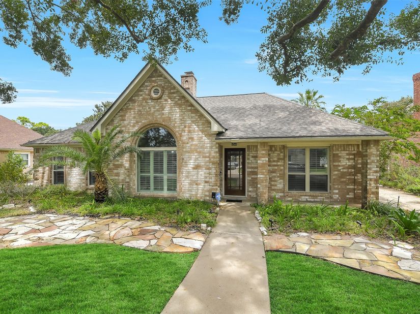 15846 Signal Creek Drive, Houston TX 77095