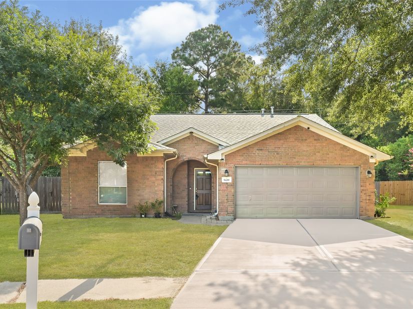 9439 Crystal Cove Circle, Houston TX 77070