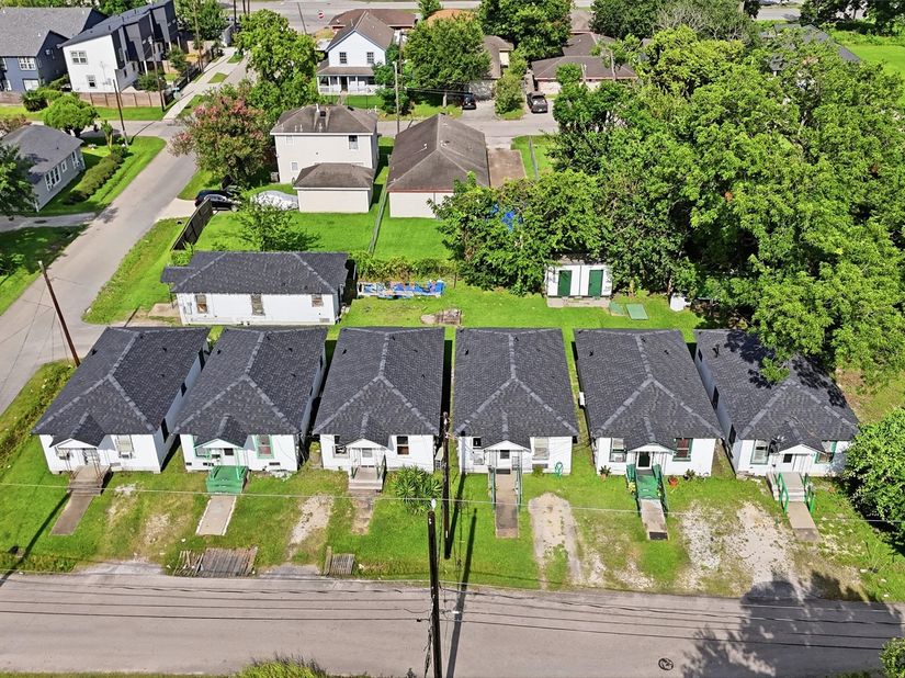 2222 Erastus Street, Houston TX 77020