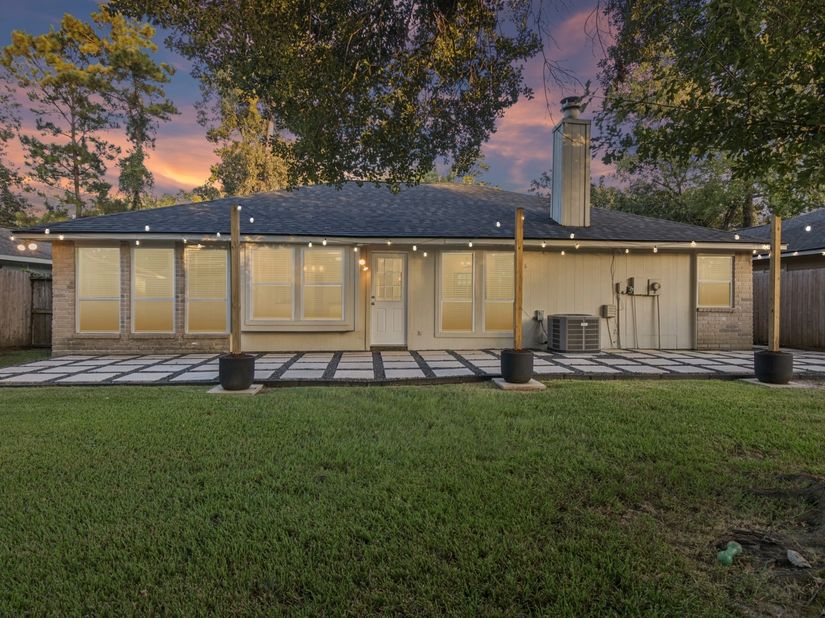 2903 Parkwood Manor Drive, Houston TX 77339