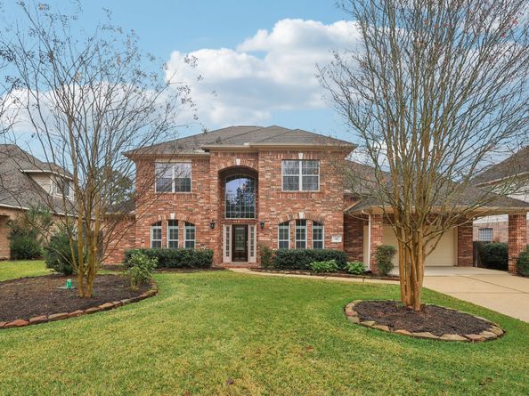 182 N Hazelcrest Circle, The Woodlands TX 77382