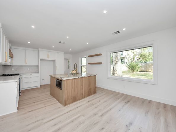 2318 Hialeah Drive, Houston TX 77018