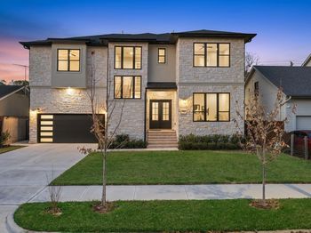 2046 Macarthur Street