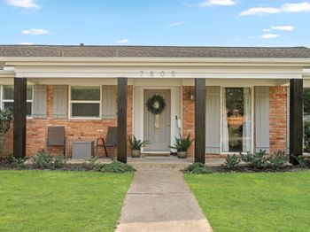 7805 Valley View Lane