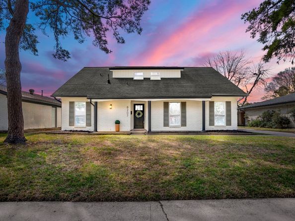 8207 Langdon Lane, Houston TX 77036