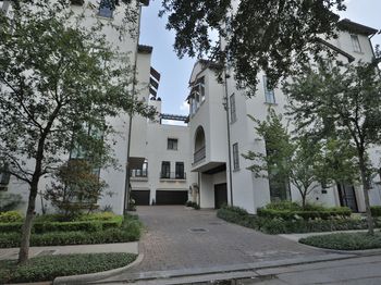 2413 ROSAMOND Street