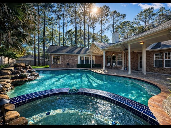 3811 W Pine Brook Way, Houston TX 77059