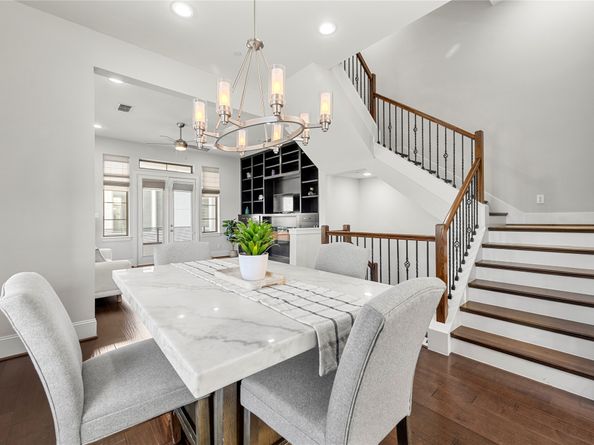 411 T C Jester Boulevard, Houston TX 77007