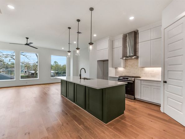 806 Fisher Street F, Houston TX 77018