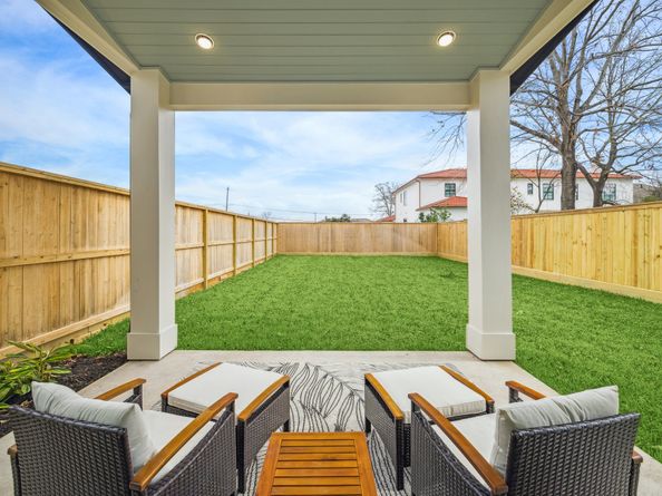 1720 Huge Oaks Street, Houston TX 77055