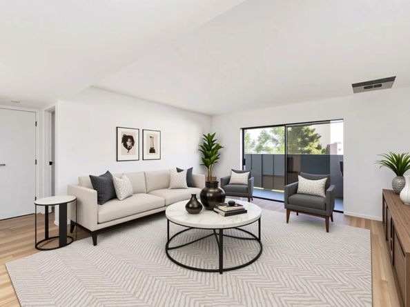 3015 Walnut Bend Lane 31, Houston TX 77042