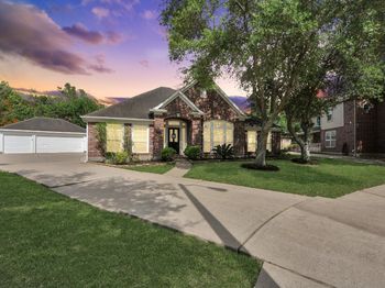 2802 Creek Bend Drive