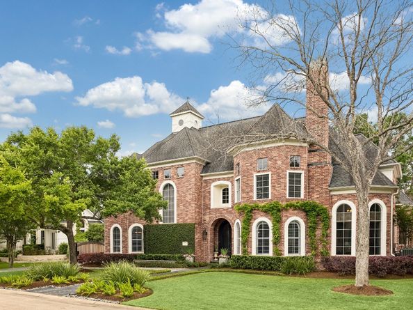 907 Enclave Lake Drive, Houston TX 77077
