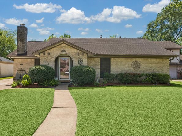 1014 El Dorado Boulevard, Houston TX 77062
