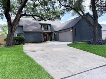 1315 Warwickshire Drive