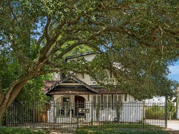 3613 Audubon Place