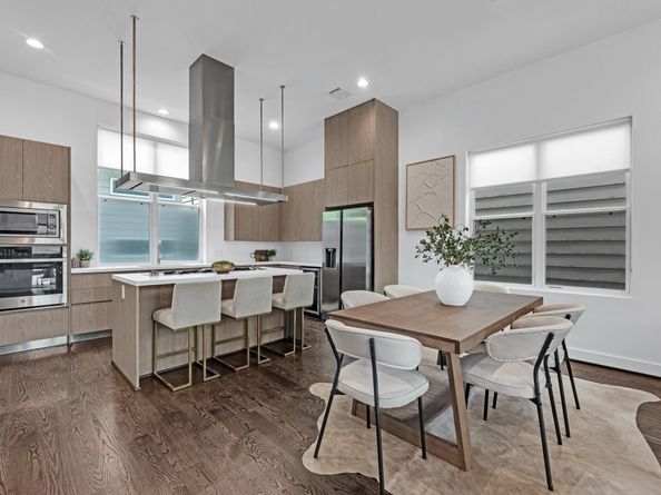 5871 E Post Oak Lane, Houston TX 77055