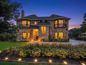 835 W 43rd Street