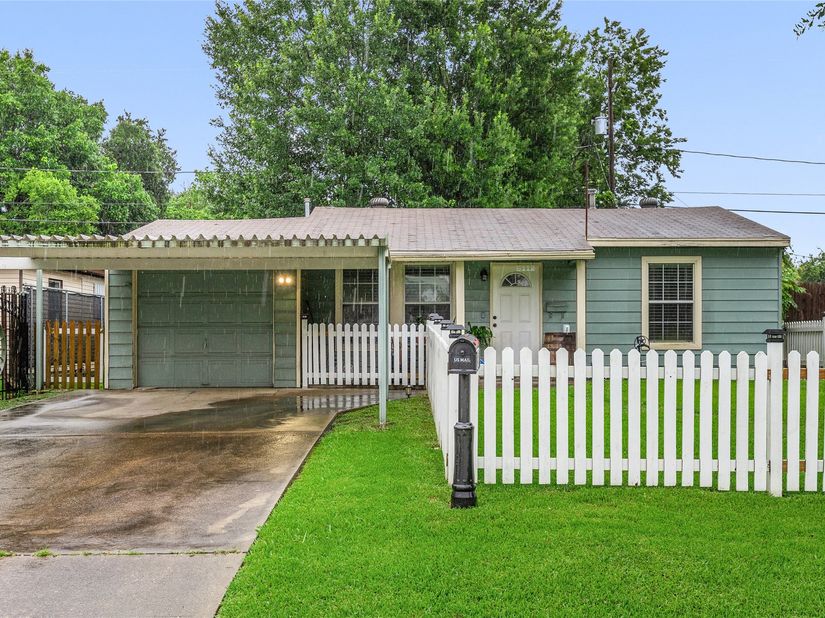 8112 Milredge Street, Houston TX 77017