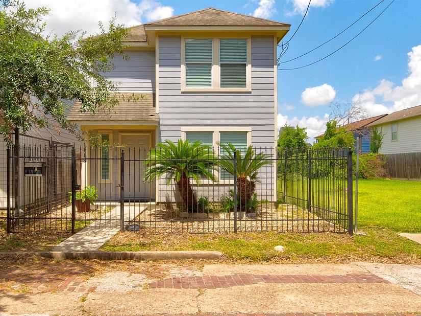 1118 Wilson Street, Houston TX 77019