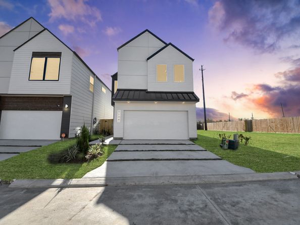 2104 Diagonal Lane, Houston TX 77051