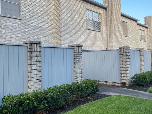 580 Wilcrest Drive 580, Houston TX 77042