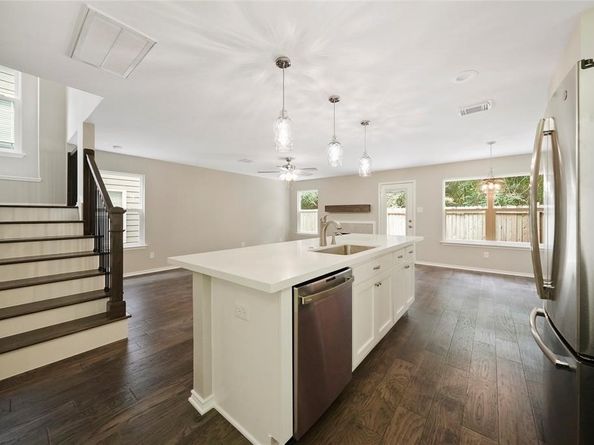 101 N Villa Oaks Drive, The Woodlands TX 77382