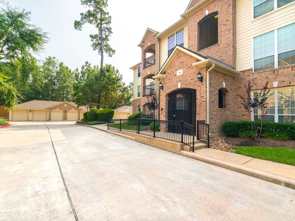 6607 Lake Woodlands Drive 312, The Woodlands TX 77382