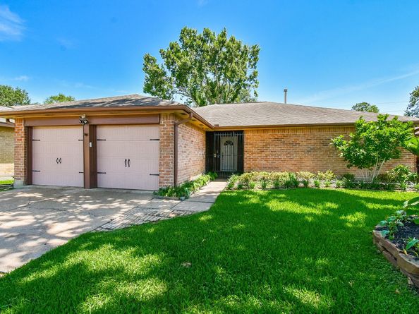 3715 Golders Green Drive, Houston TX 77082
