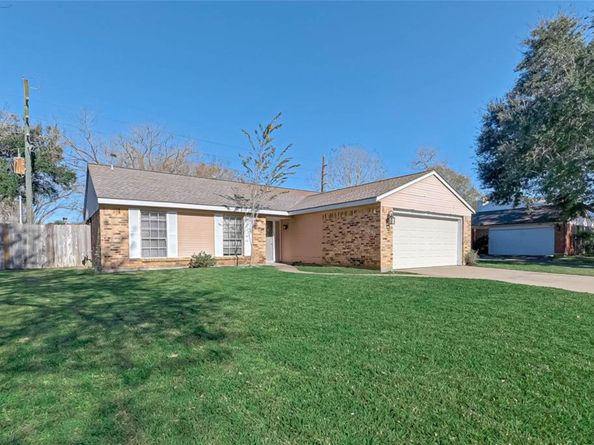 2411 Country Place Drive, Richmond TX 77406