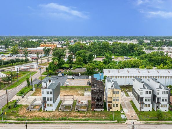 302 W Hamilton Street, Houston TX 77091