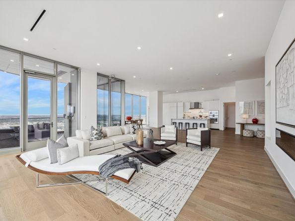 1711 Allen Parkway 3401, Houston TX 77019