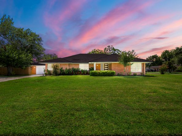 8202 Glencrest Street, Houston TX 77061