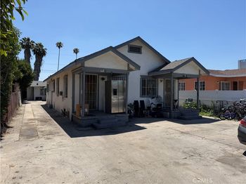 678 W 61st
