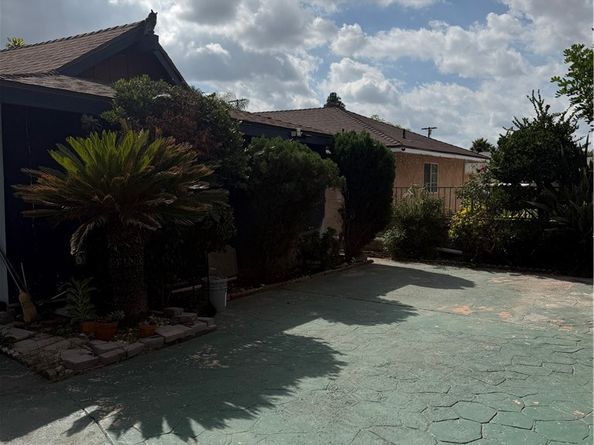 10900 Goss, Sun Valley CA 91352