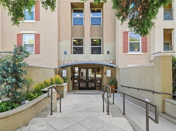 128 N Oak Knoll Avenue 317, Pasadena CA 91101