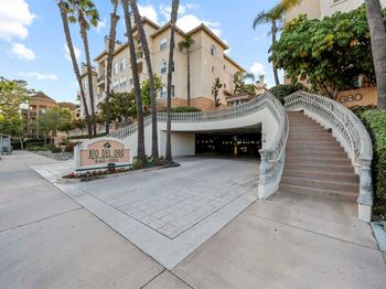 640 Camino De La Reina