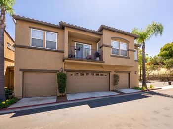 6233 Avenida De Las Vistas