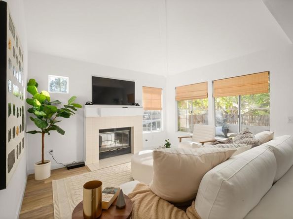 11330 Camino Playa Cancun 1, San Diego CA 92124